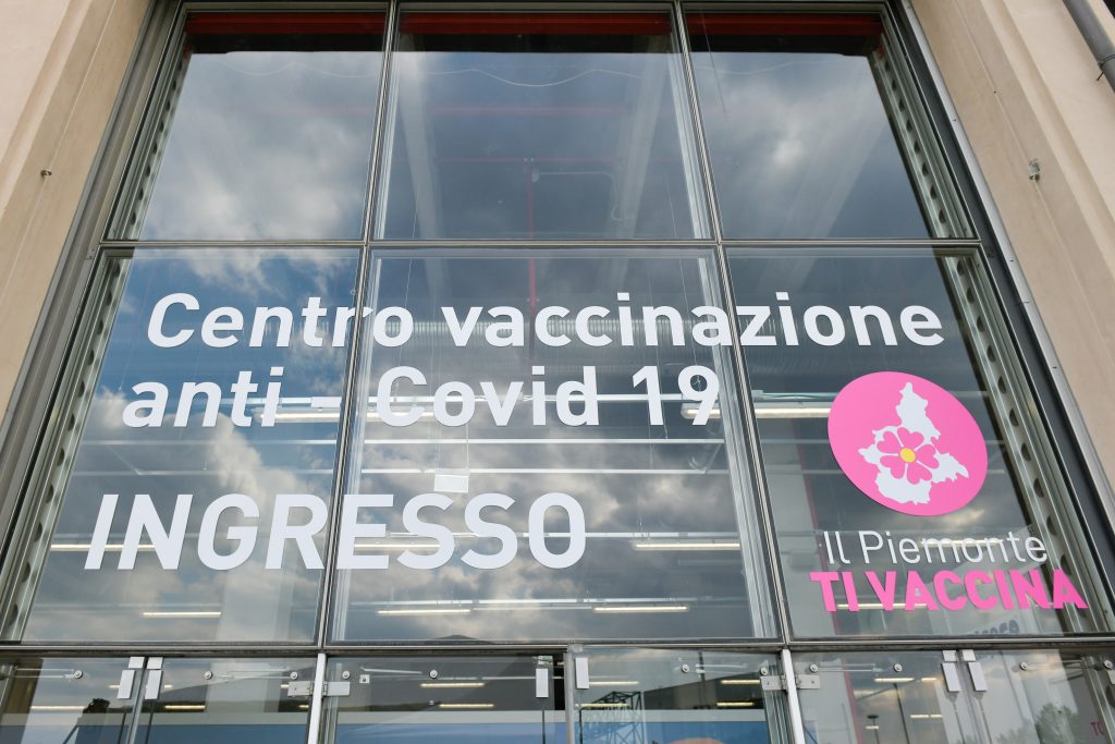 Via Al Centro Vaccinale Del Lingotto Lingotto