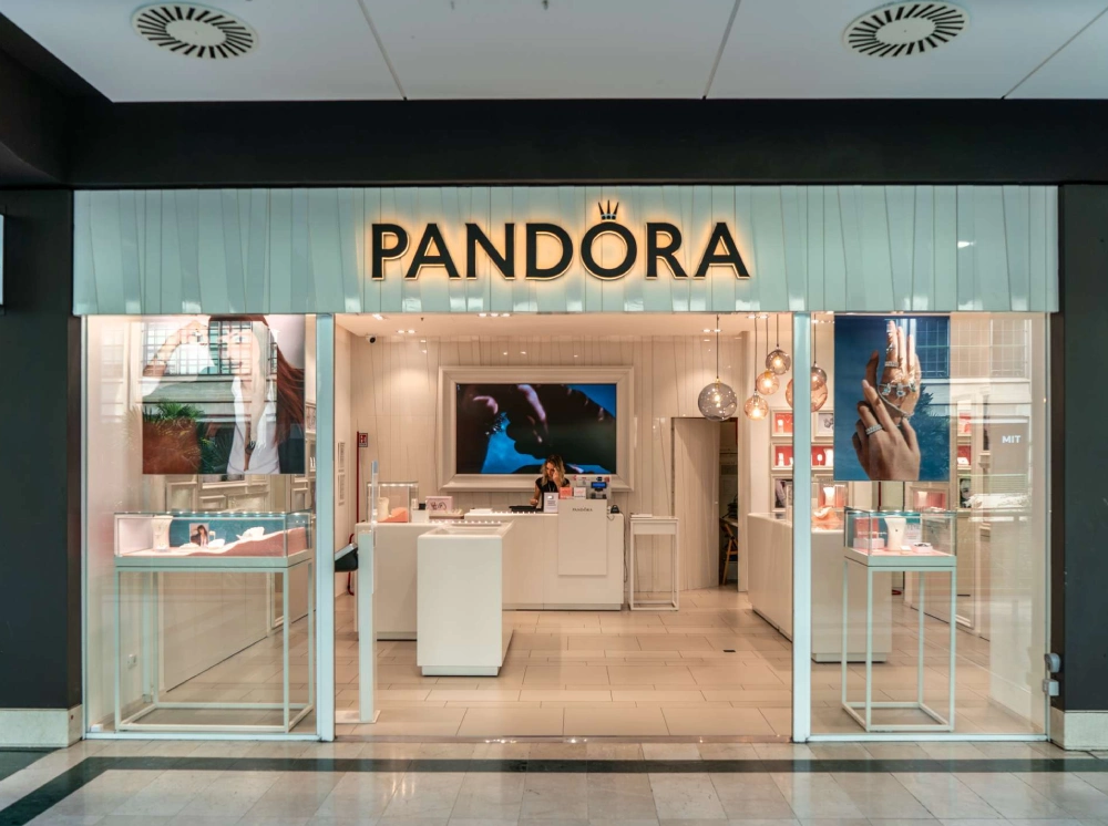 Negozio gioielleria Pandora Lingotto Torino