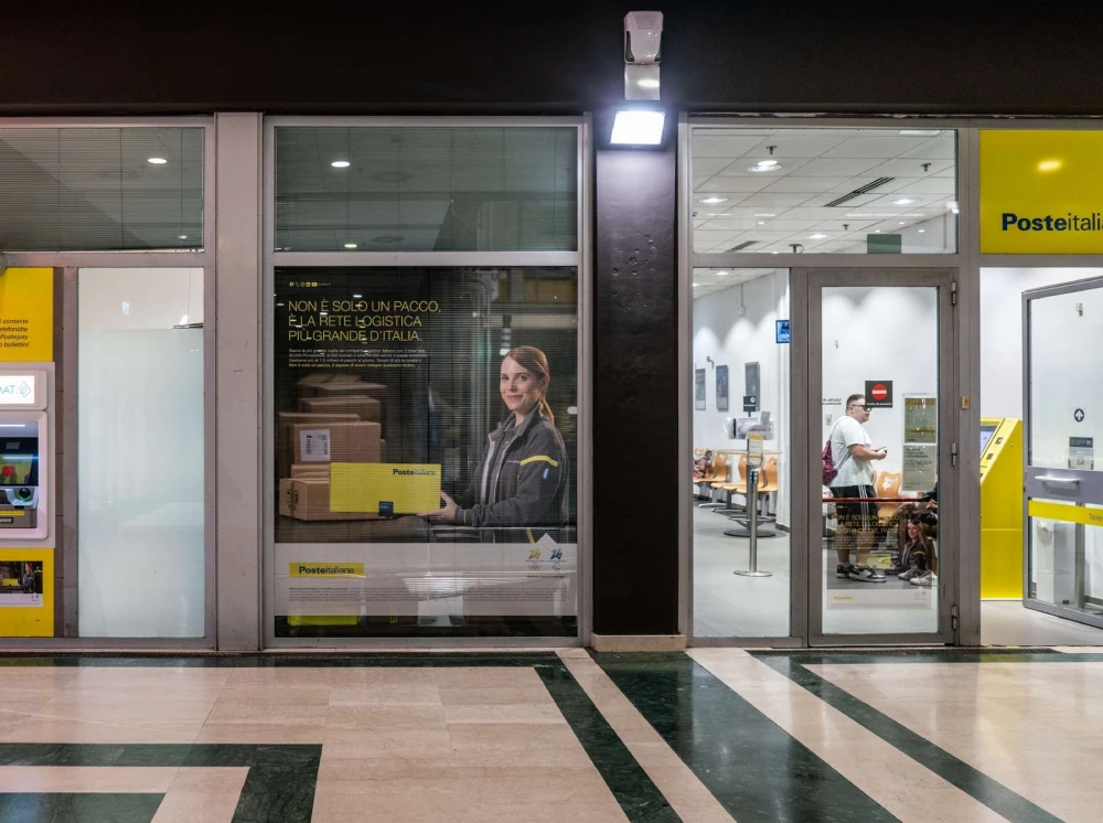 Ingresso Ufficio Postale Poste Italiane Lingotto Torino