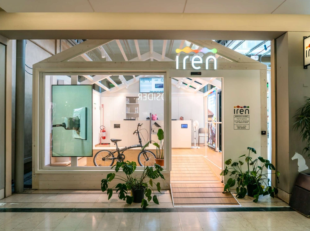 Vetrina negozio Iren Lingotto
