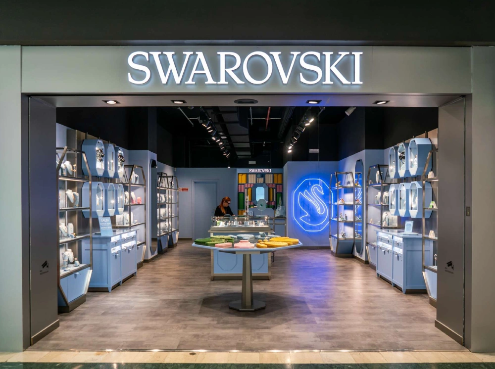 Vetrina negozio Swarovski Lingotto