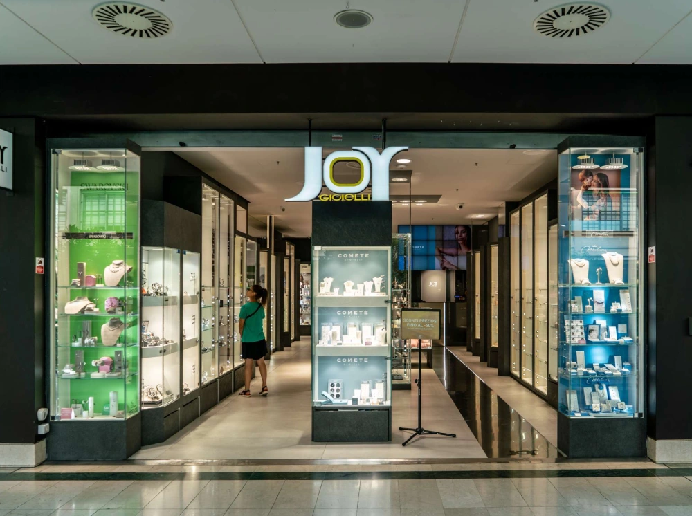 negozio joy centro commerciale lingotto