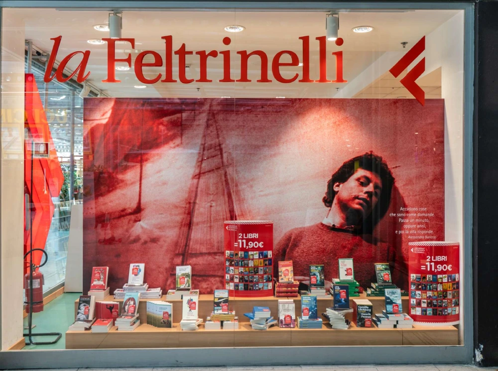 negozio feltrinelli centro commerciale lingotto