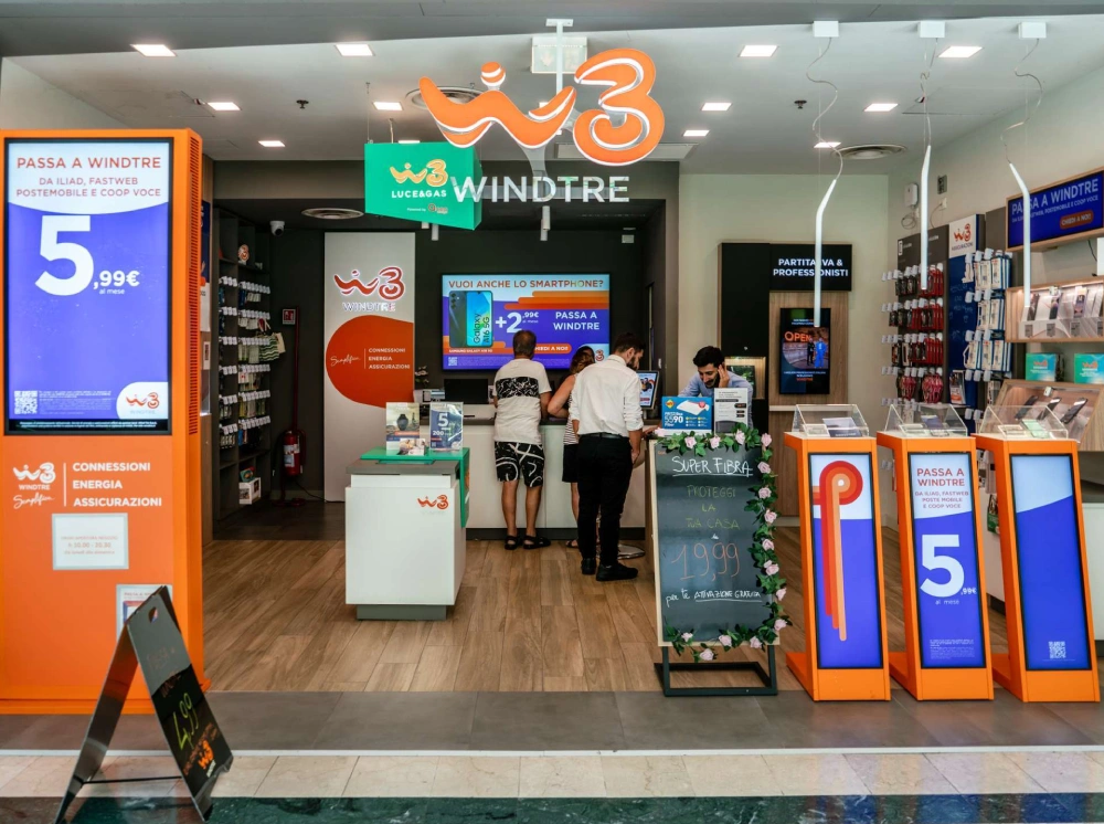 negozio wind 3 centro commerciale lingotto