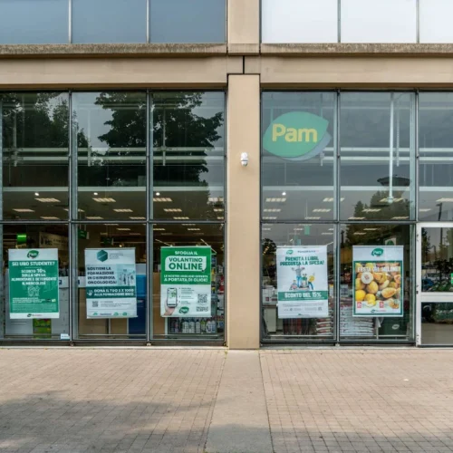 facciata negozio pam